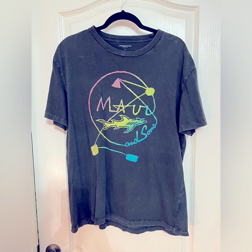American Eagle super soft Maui & Sons T-shirt